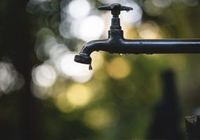 Water_on_tap_(Unsplash)